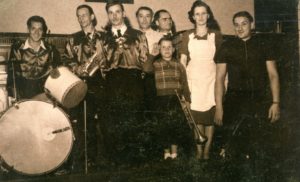 Red folder Laura Steil 003a jpg